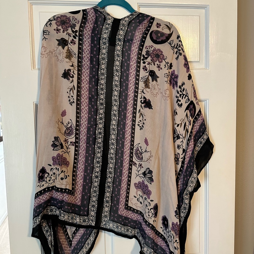 One size - Vince Camuto wrap.